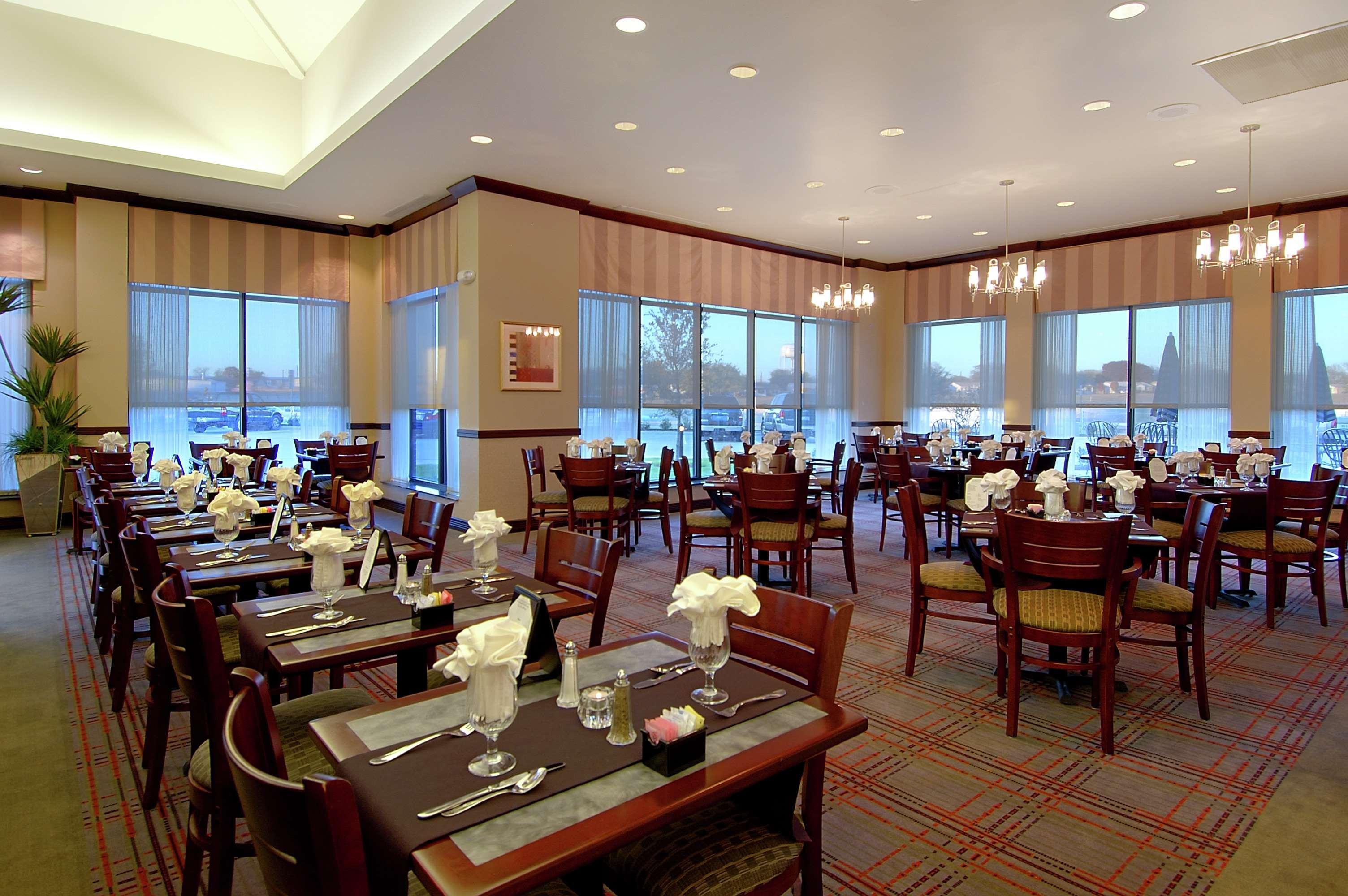 Hilton Garden Inn Dallas/Duncanville Restoran gambar